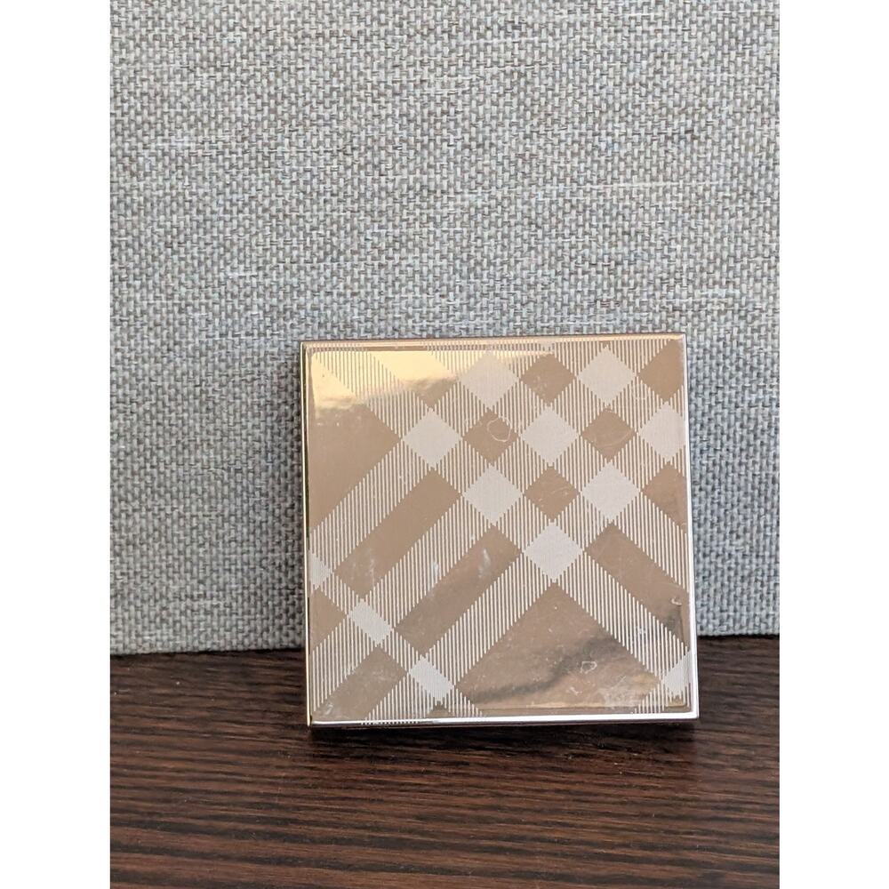 Burberry Summer Glow Bronzer 0.35 oz - Picture 2 of 5